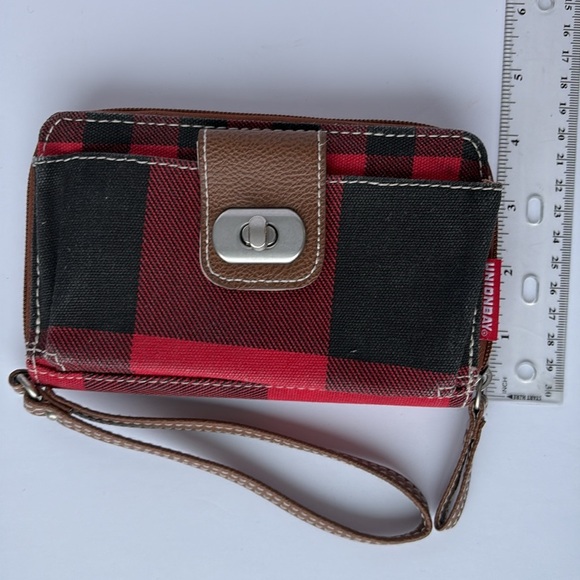 Unionbay Black and Red Buffalo Plaid Wallet Wristlet - Picture 12 of 13